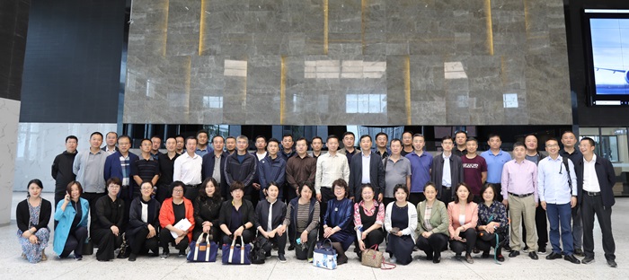 沈陽市委黨校學員蒞臨沈陽航空產(chǎn)業(yè)園參觀調研