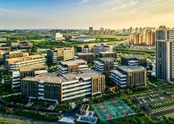 全國(guó)人大代表、沈陽(yáng)市委書記王新偉：沈陽(yáng)將積極融入國(guó)家戰(zhàn)略性新興產(chǎn)業(yè)集群建設(shè)